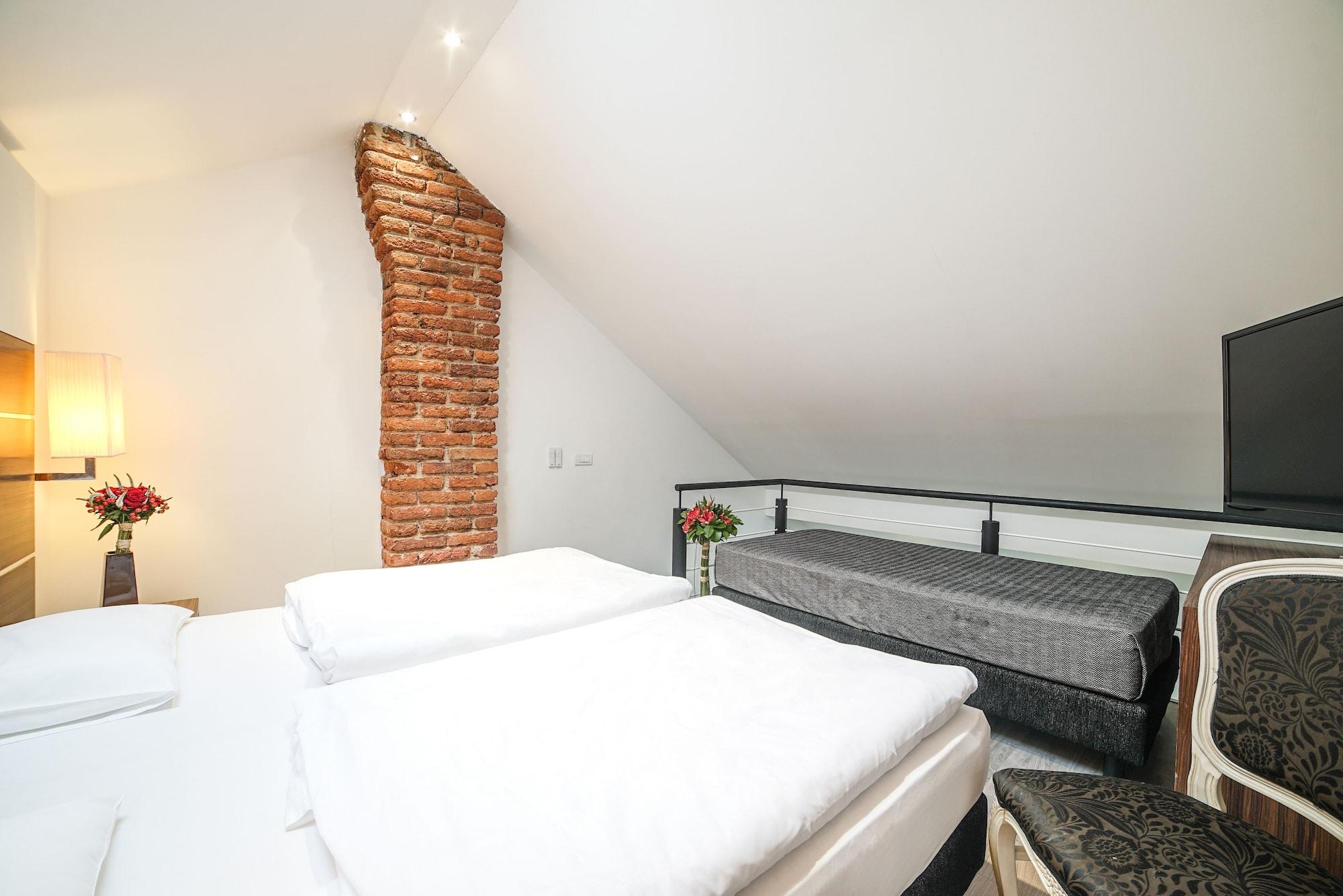 Otel Assenzio 4*