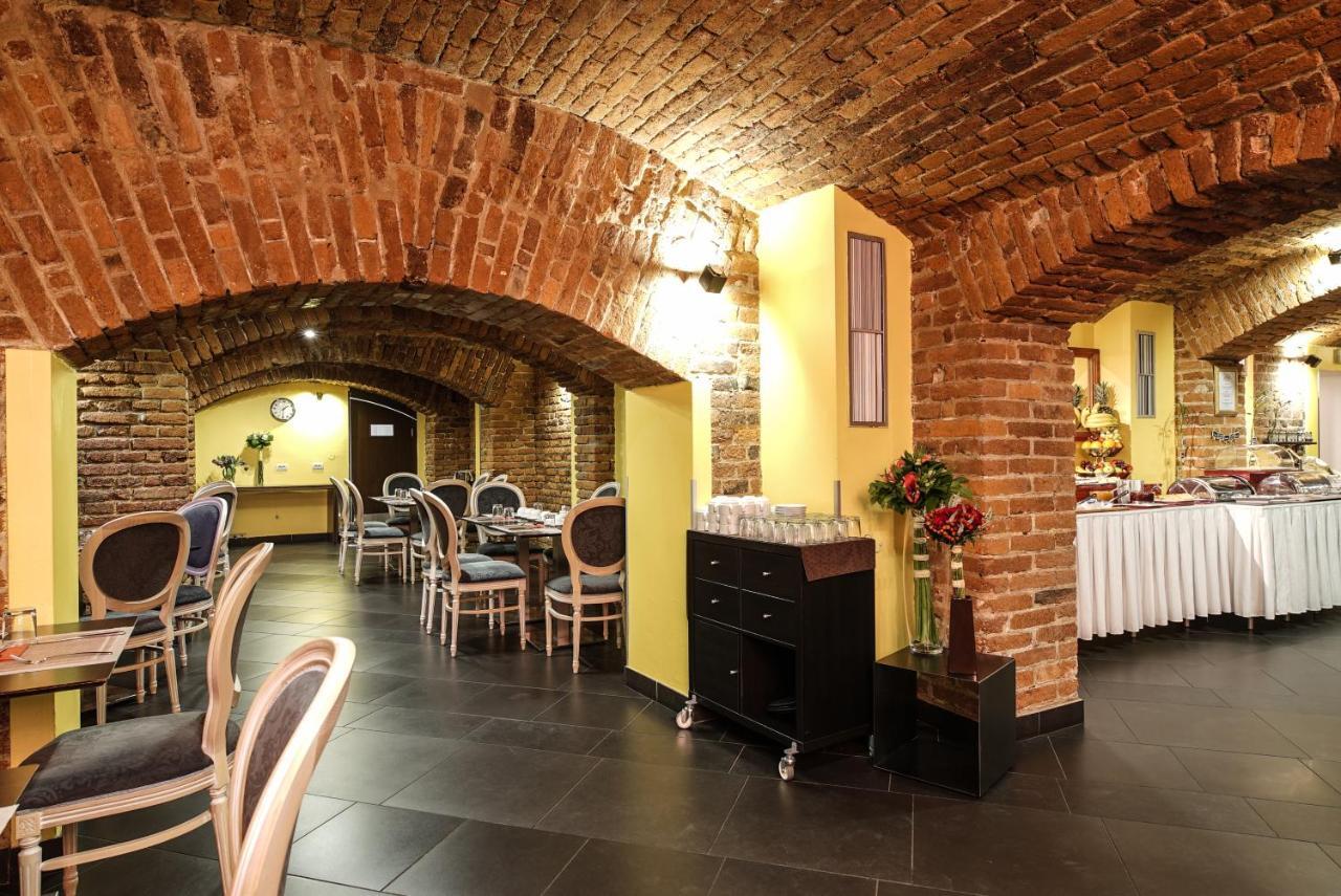 Assenzio Otel Prag